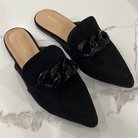 Black pointy slides/miles with metal detail - Picture 2 of 3